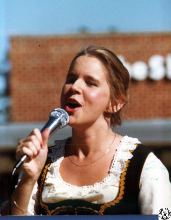 1981 10 08 06 Cameron Village Oktoberfest.jpg